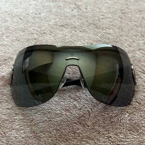 Gucci Authentic Y2K Vintage Grey-Black Sunglasses